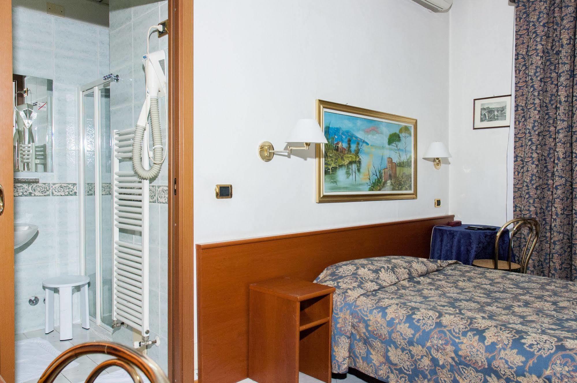 Vip Hotel Piacenza Eksteriør bilde
